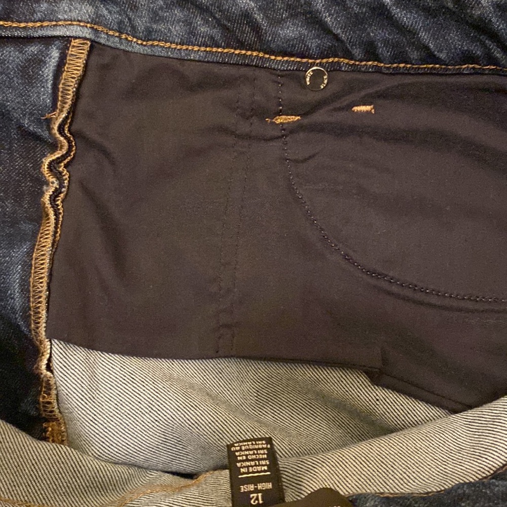WHBM High Rise Crop - Picture 12 of 13